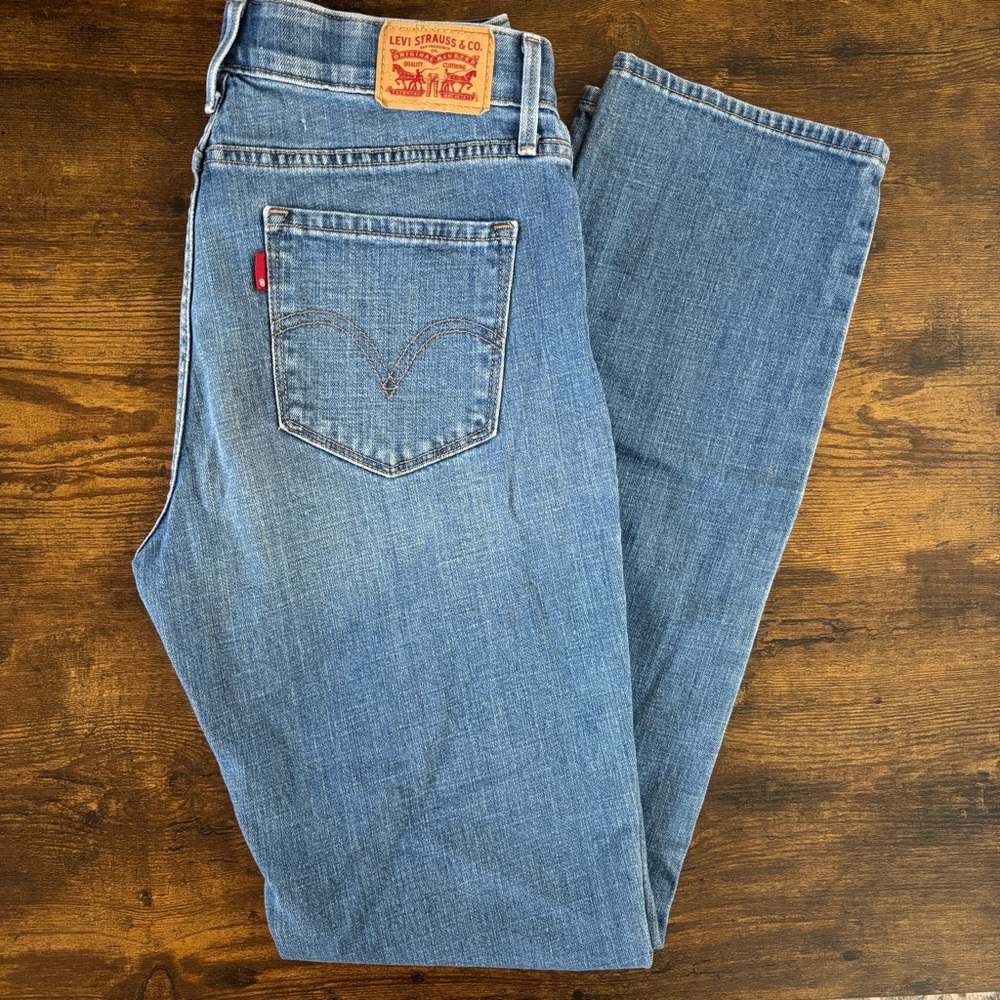 Women’s 525 Perfect Waist Straight Levi’s Jeans